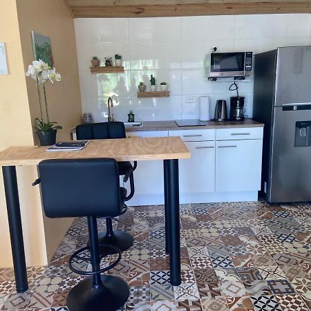Cozy Studio With Private Spa オラニエスタッド エクステリア 写真