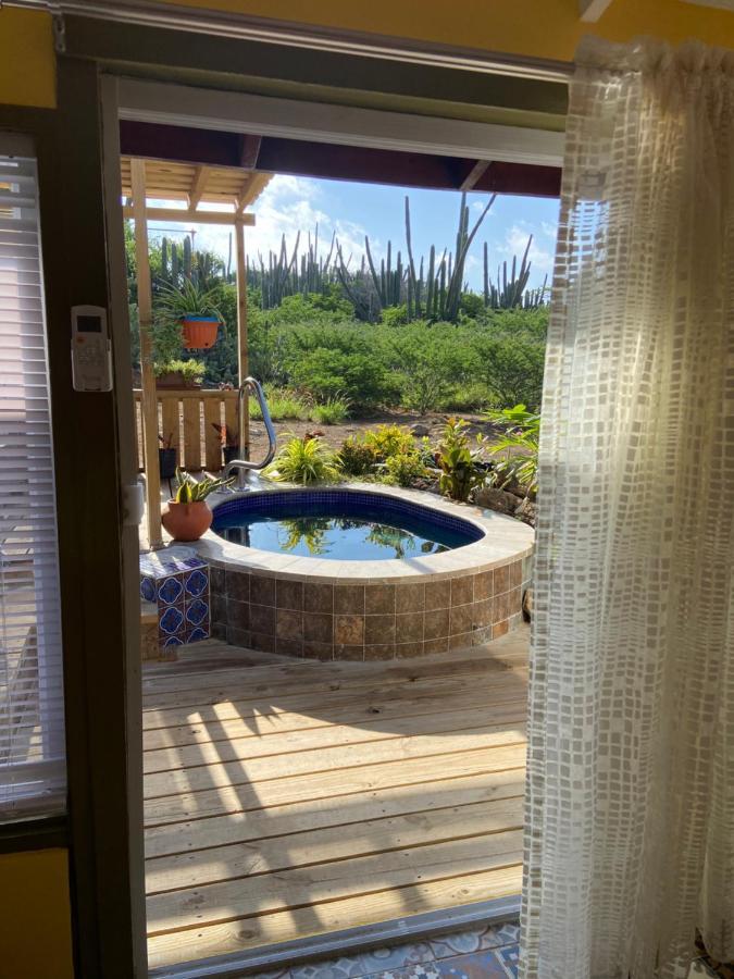Cozy Studio With Private Spa オラニエスタッド エクステリア 写真